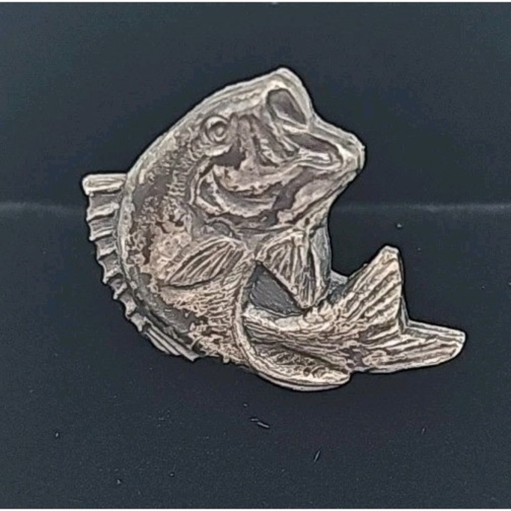 Vintage Stamped Sterling Silver Large Mouth Bass Fish Tie Tack Pin Mens Retro